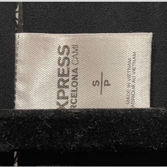 EXPRESS Geometric Black White Barcelona Tank Top - Picture 2 of 3